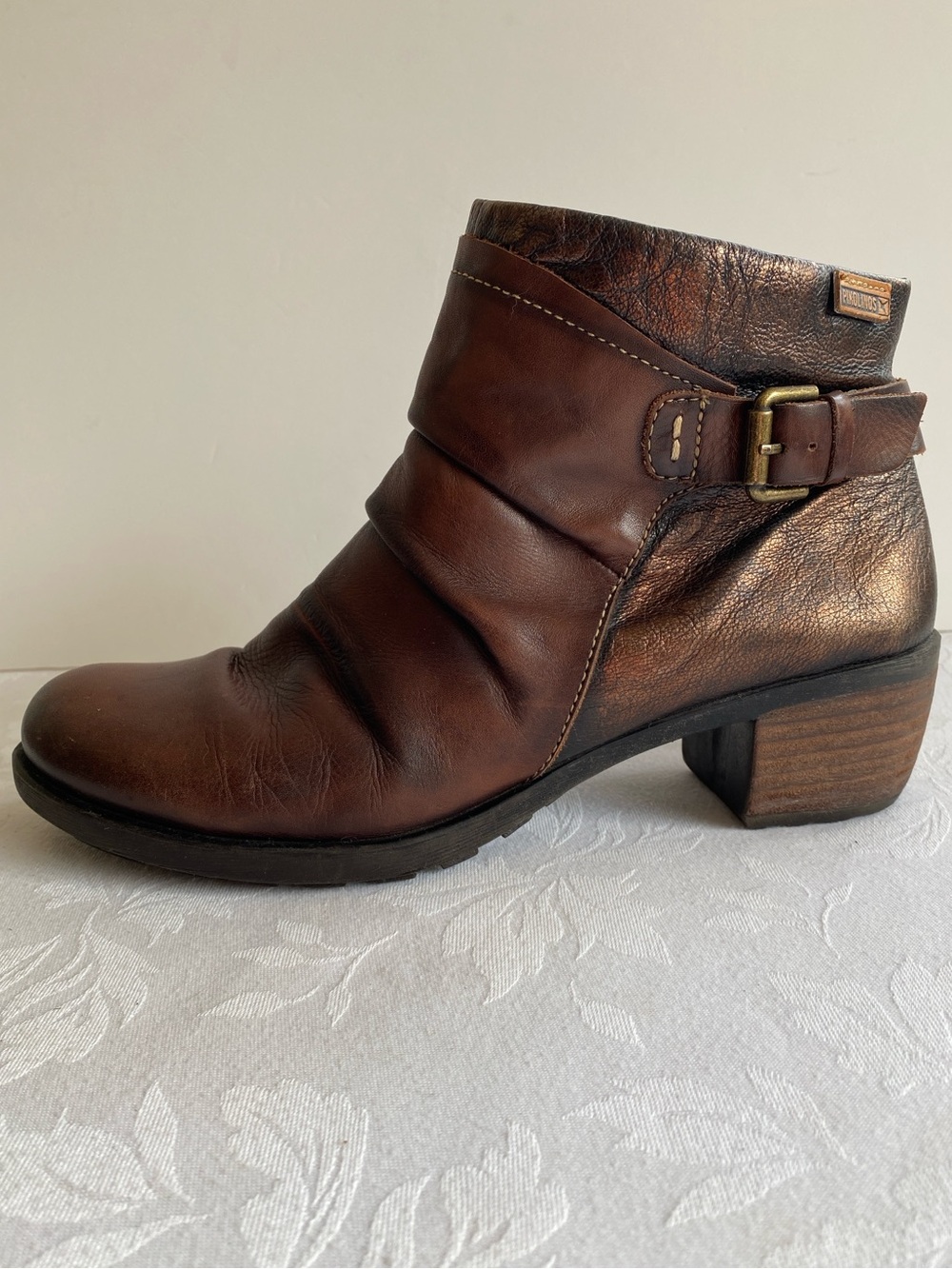 Pikolinos Burnished Leather Ankle Booties Size 39